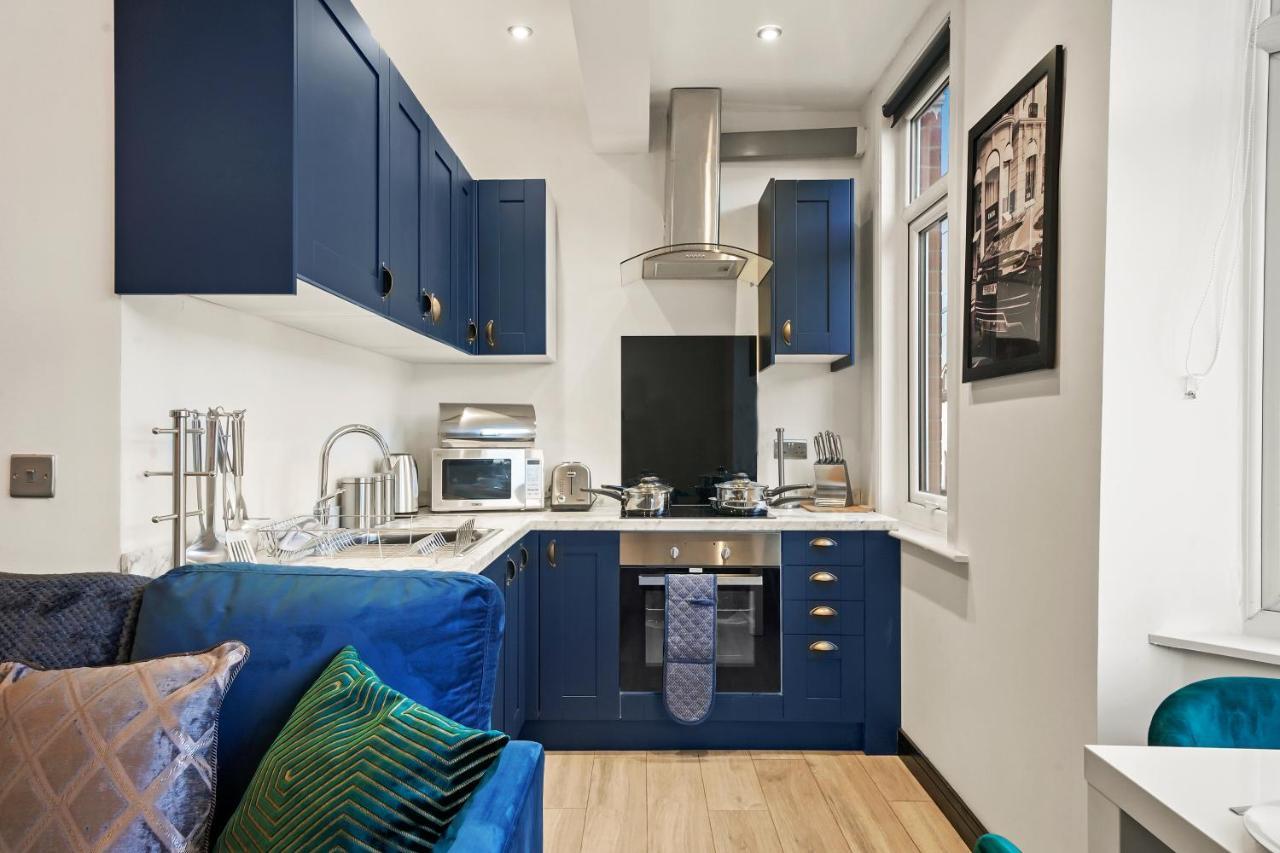 Stylish Yorkshire Gem - Sleeps 4 - Great Location Apartment Castleford Bagian luar foto
