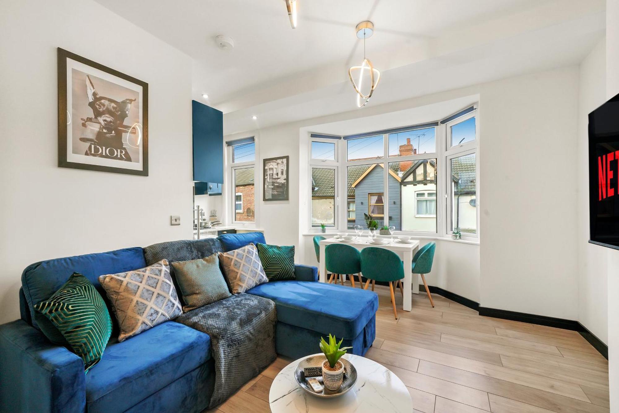 Stylish Yorkshire Gem - Sleeps 4 - Great Location Apartment Castleford Bagian luar foto